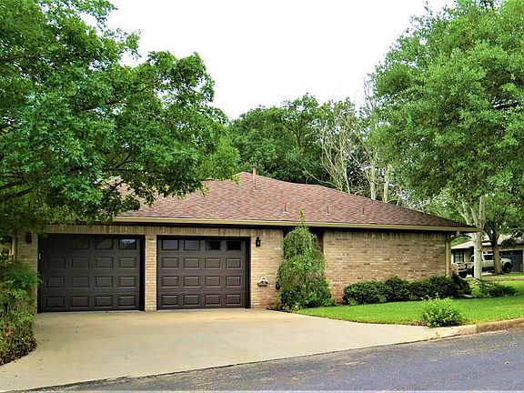 3rd image of 118 Edgewood Dr