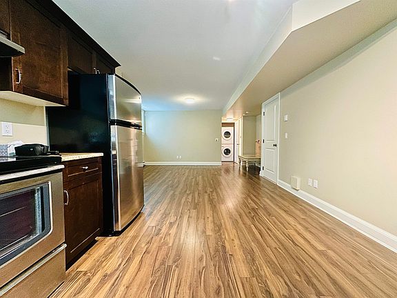 3rd image of 2895 Edgemont Blvd