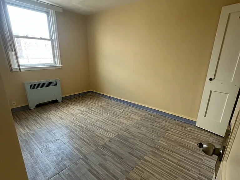 5319 Claridge St — Photo 12