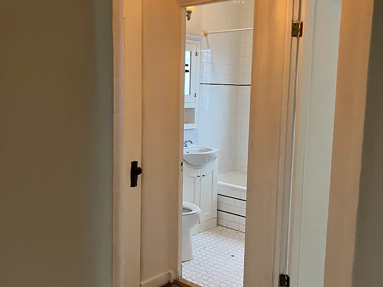 635 N Orange Dr #2 — Photo 11