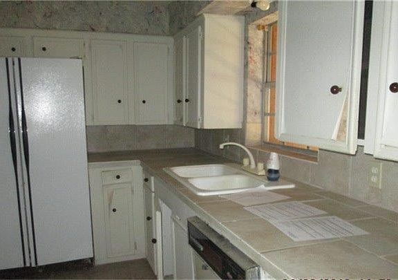 3rd image of 17368 Lakeshore Dr