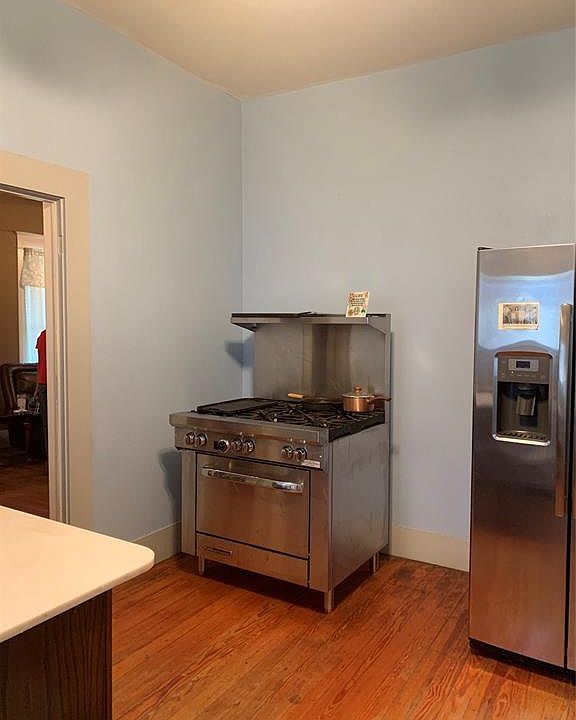 2nd image of 408 N Mesquite St