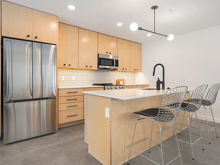 Mercantile Apartments — Photo 28
