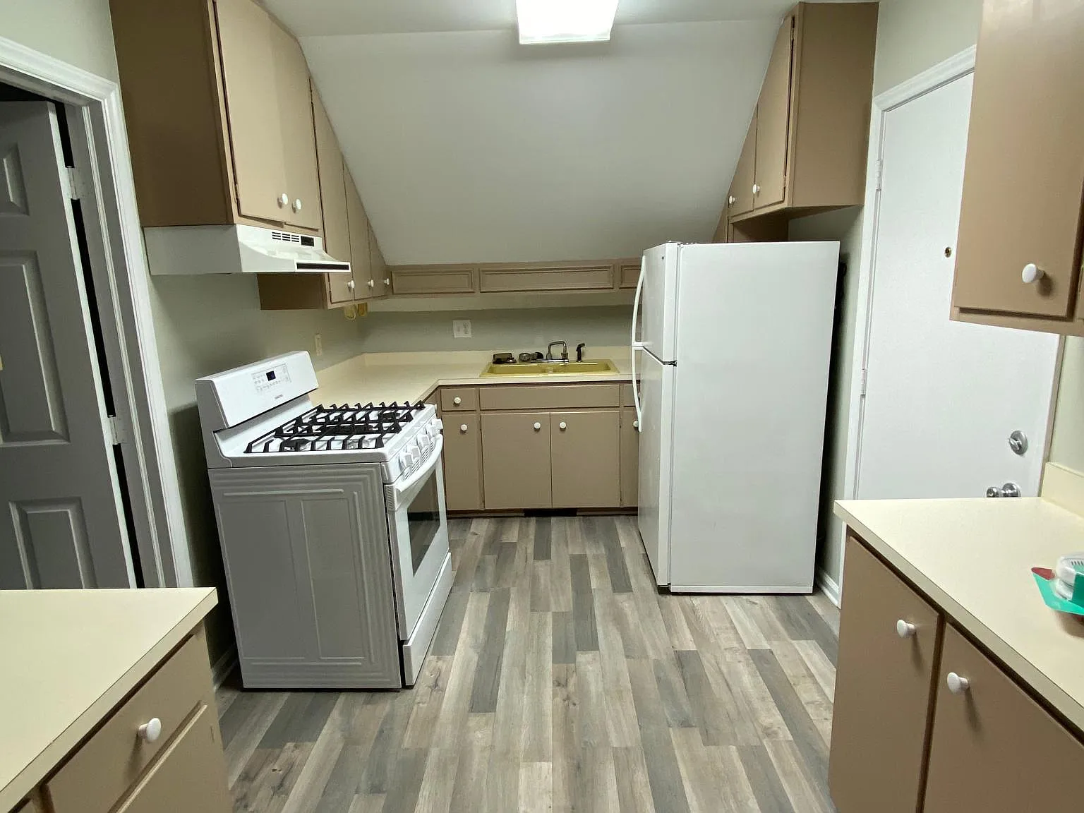 1101 S Josephine Boyd St — Photo 3