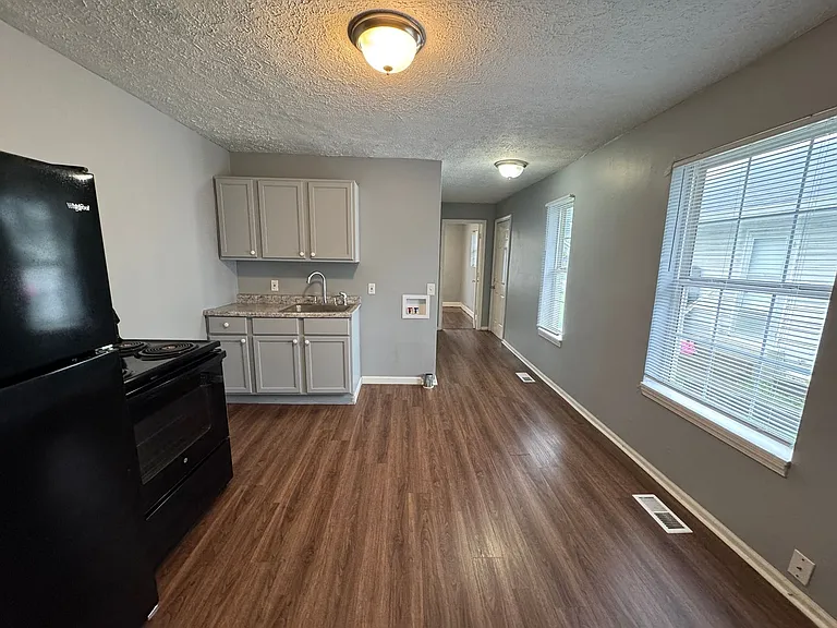 1409 E Tabor St — Photo 6