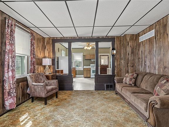 2nd image of 224 W Hyde Park Ave