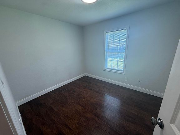 5th image of 312 W Rentz St