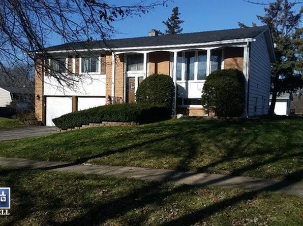 11 Vermont Cir, Bolingbrook, IL 60440
