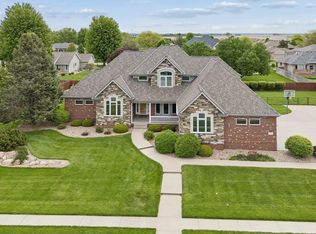 1350 N Bristolwood Dr, Fremont, NE 68025