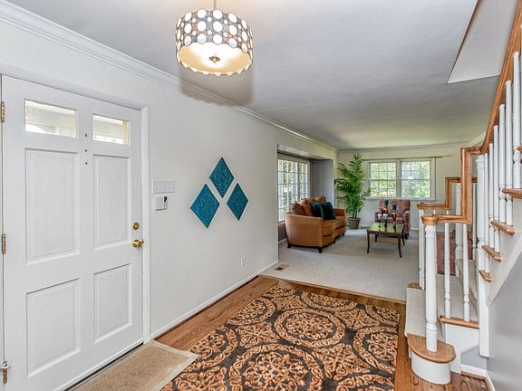 5th image of 16 Roan Ln