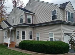 812 Pondview Loop, Wappingers Falls, NY 12590