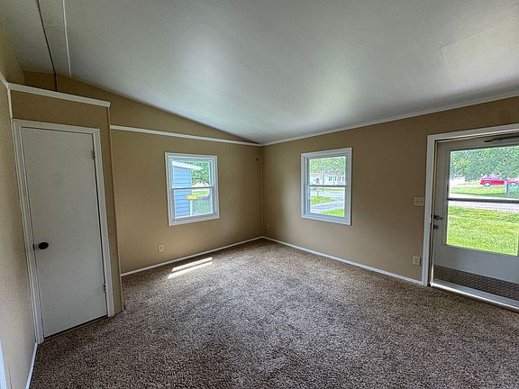 4th image of 11521 18th St