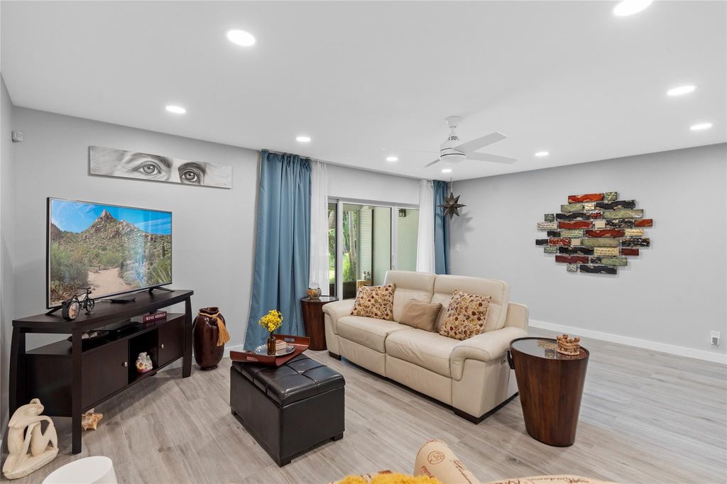 3063 N PALM AIRE Drive #3063, photo 8