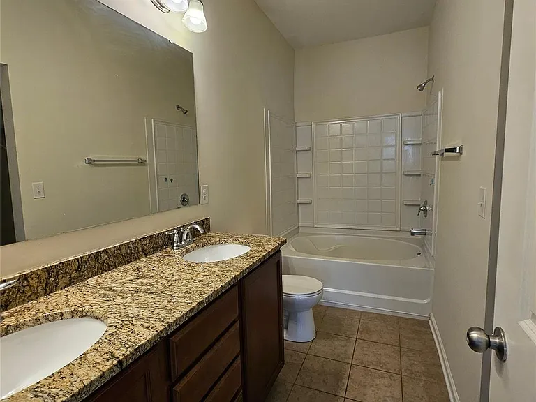 2824 Hopeton Ct — Photo 11