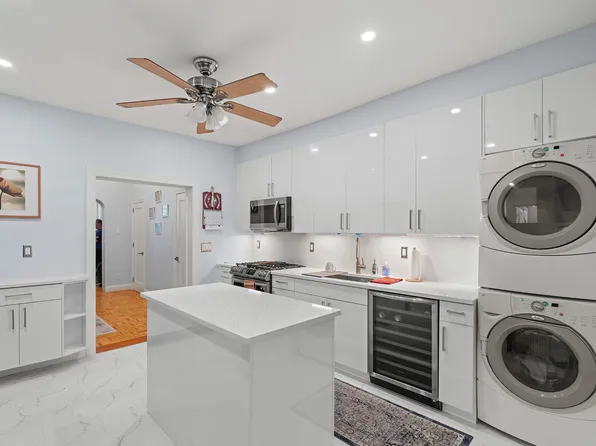 220 Eckford Street image 7 of 25