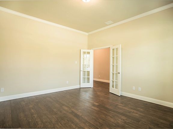 4th image of 5817 Humber Ln