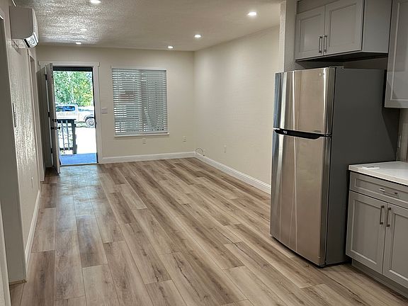 2nd image of 1014 Pine St #2