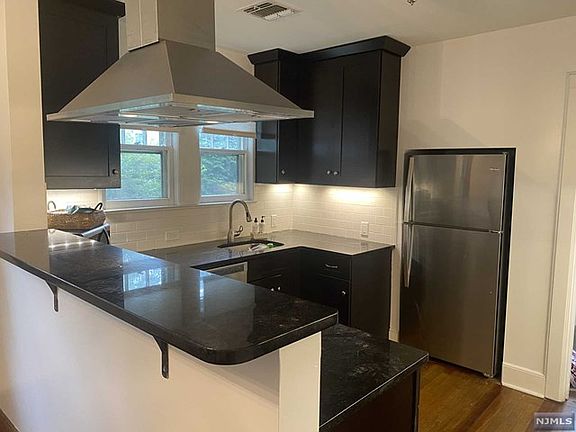 3rd image of 541 Eder Ave
