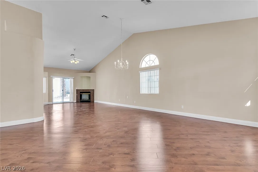 3 bed, 2.0 bath, 1840 sqft, $1,995 — Photo 4