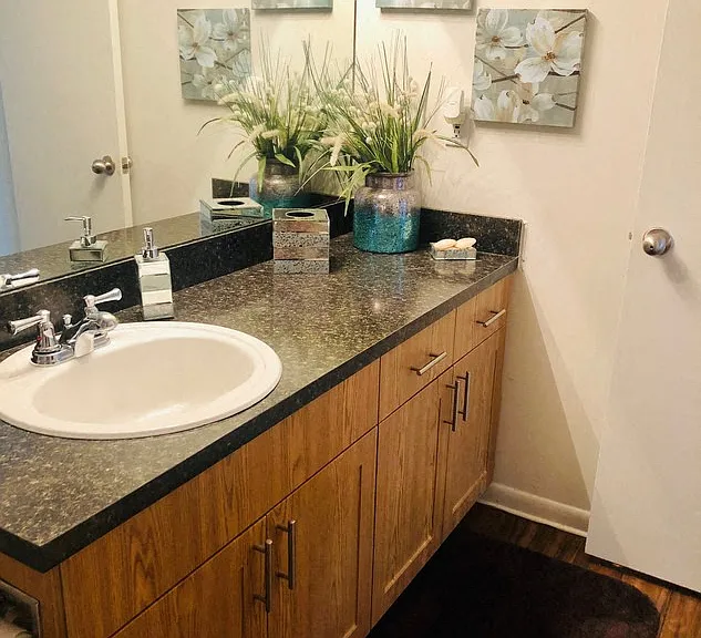 Brookside Manor Apartments — Photo 21