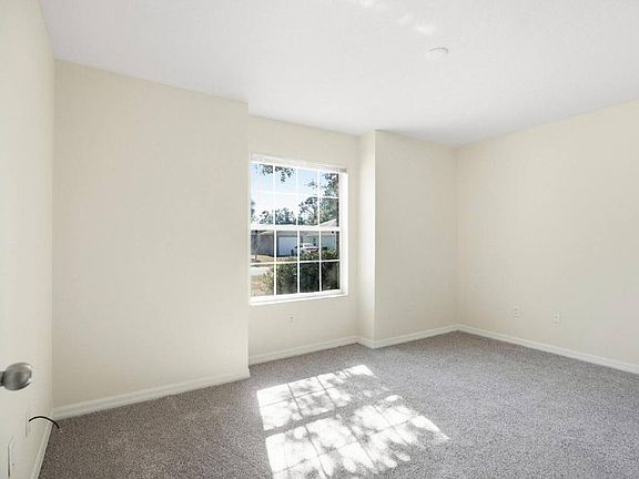 4th image of 166A Plain View Dr