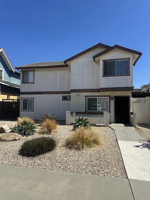 2 bed, 2.0 bath, 852 sqft, $3,000 — Photo 1