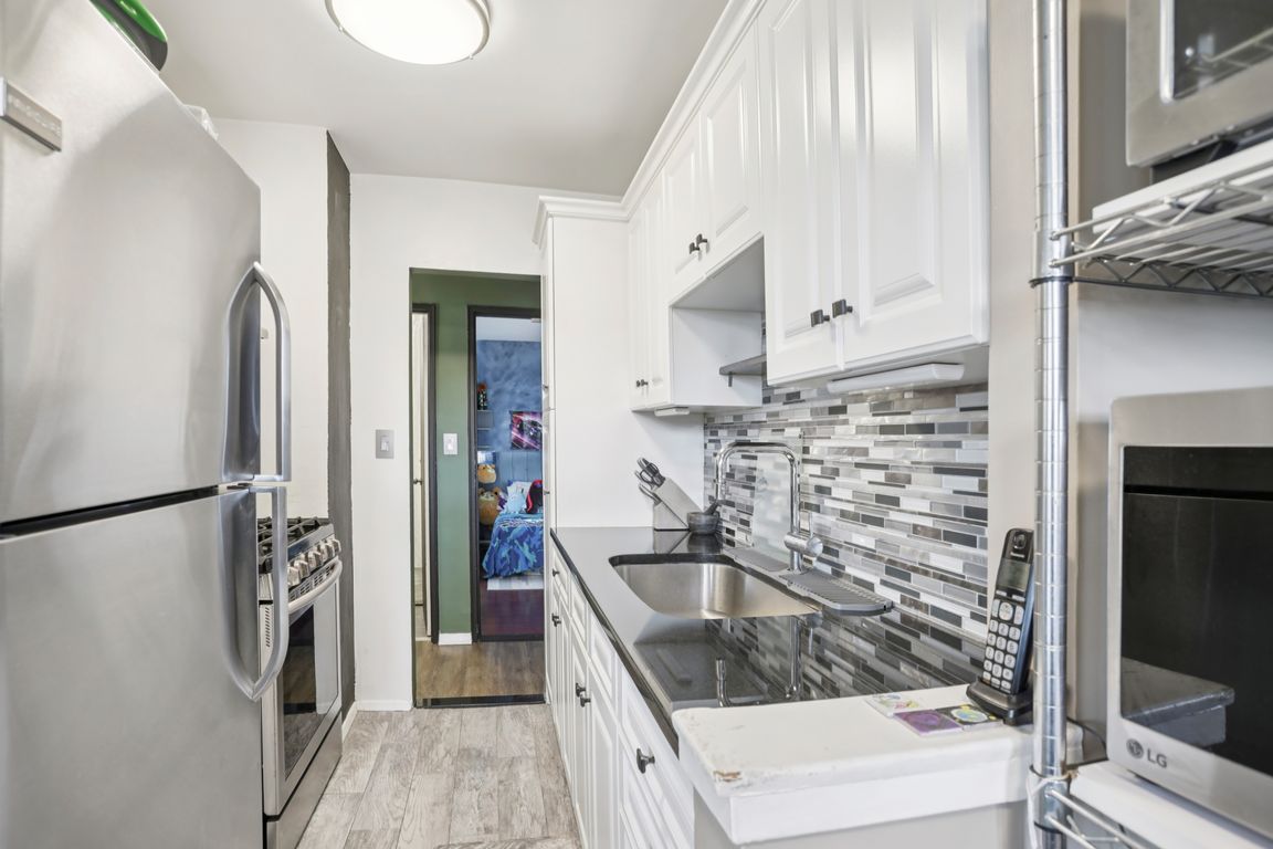 385 McLean Ave Unit 10B-S2407-015.jpg