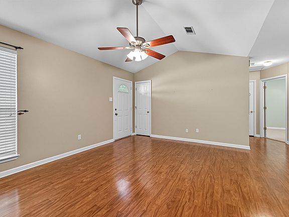 2nd image of 300 Calloway Ave