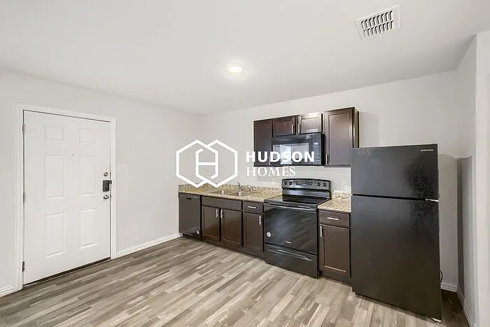 1614 Bryan Ave #B — Photo 6