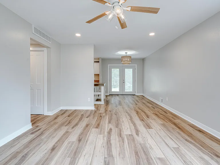 1334 Miller Ave — Photo 4