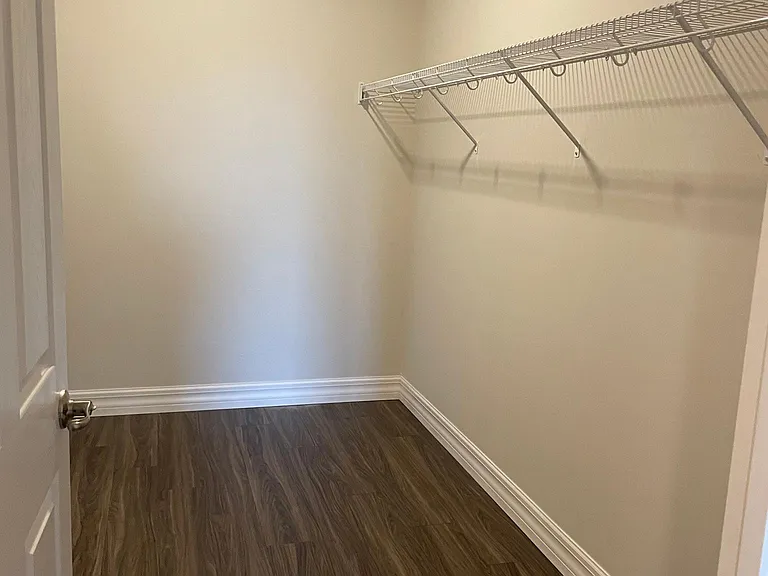 841 Peachtree Dr — Photo 6