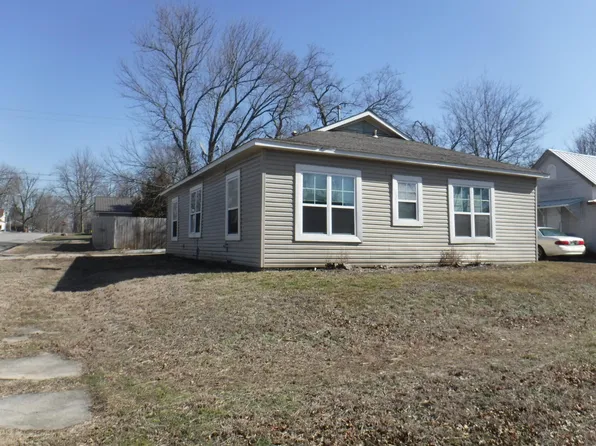 717 1st Ave NW, Miami, OK 74354