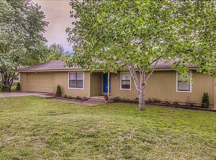 2071 N Lisa Ln, Fayetteville, AR 72703