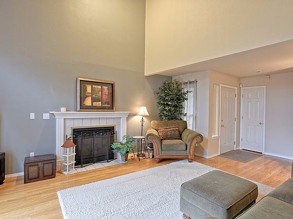 5th image of 9524 2nd St SE #10