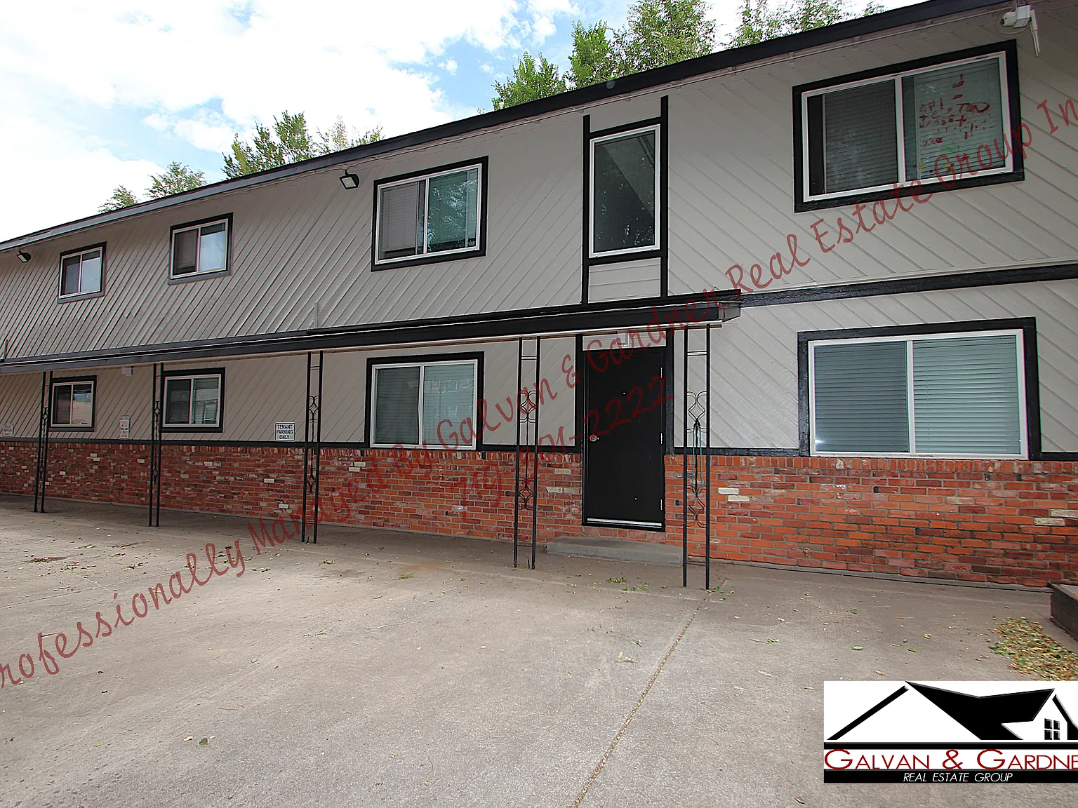 2 bed, 720 sqft, $900 — Photo 1
