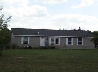 8301 Crest Ln, Mesick, MI 49668