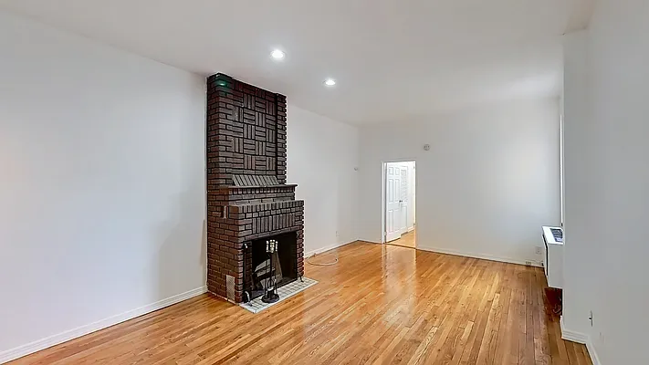 Rented by Charles Coutinho LLC | media 17