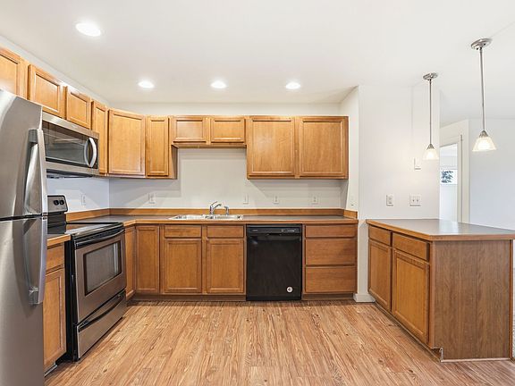 5th image of 2222 Baxter Ln APT 3