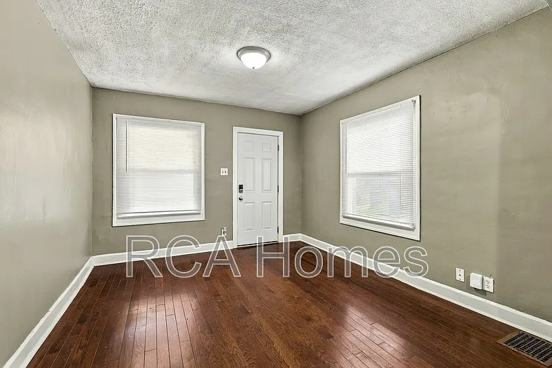 1 bed, 1.0 bath, 550 sqft, $850 — Photo 2