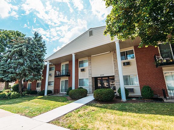 2nd image of 8998 Kennedy Dr APT 1H