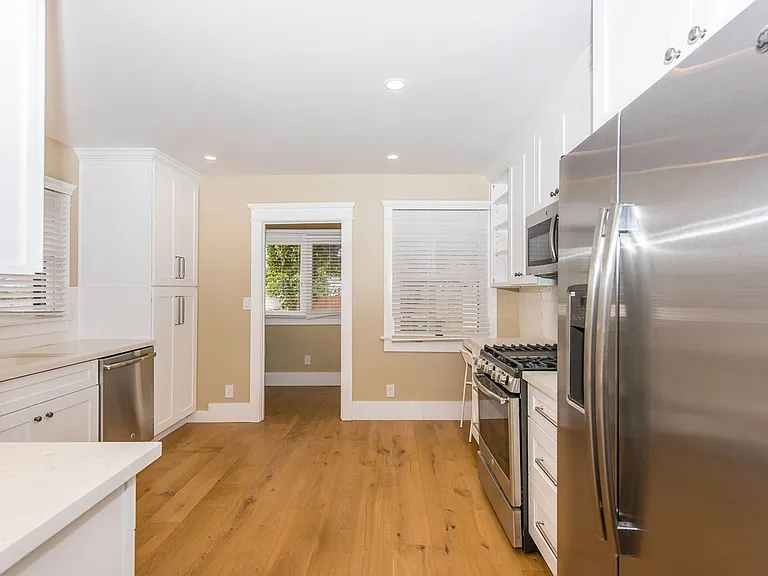 306 N Shaffer St — Photo 8