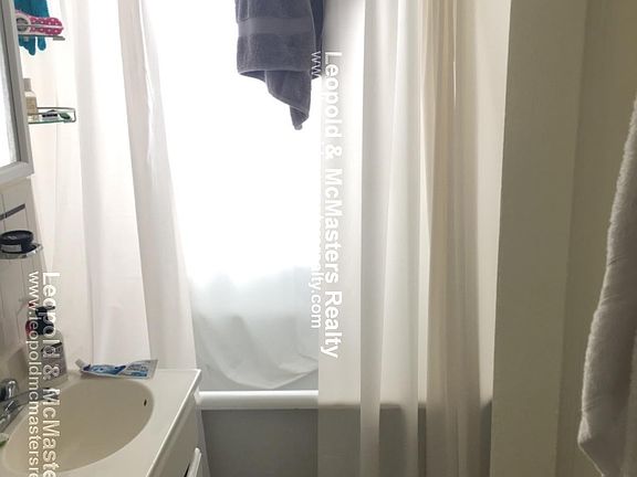 3rd image of 111 Park Dr APT 39