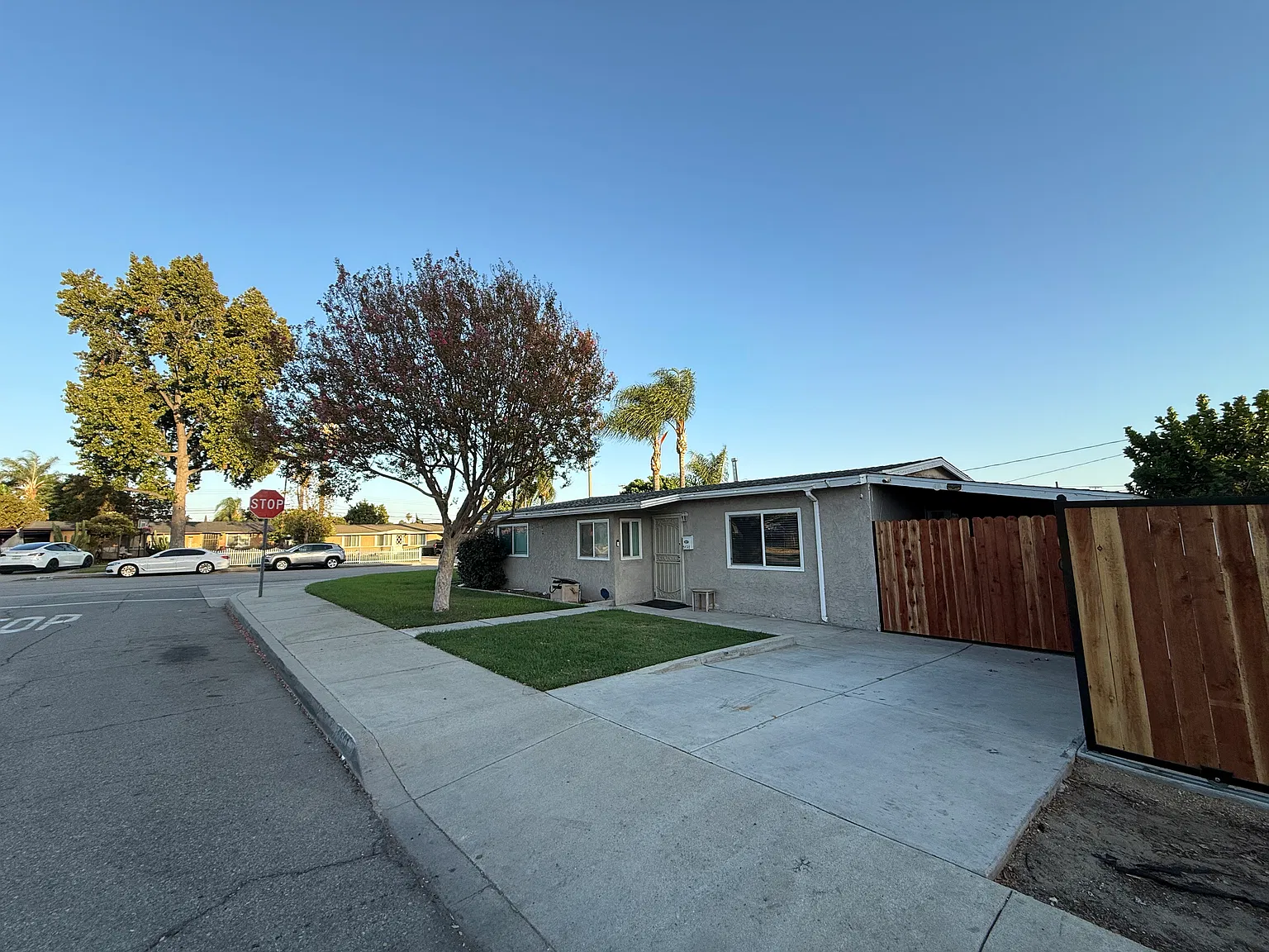 3 bed, 903 sqft, $3,100 — Photo 1