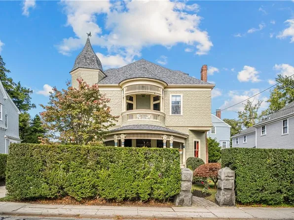 68 Kay St, Newport, RI 02840