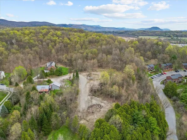108 Thorn Bush Road #2, Hinesburg, VT 05461