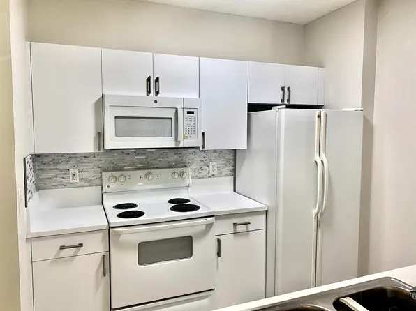 630 Sapodilla Ave #204, West Palm Beach, FL 33401