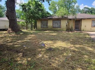 8800 Tewantin Dr, Houston, TX 77061