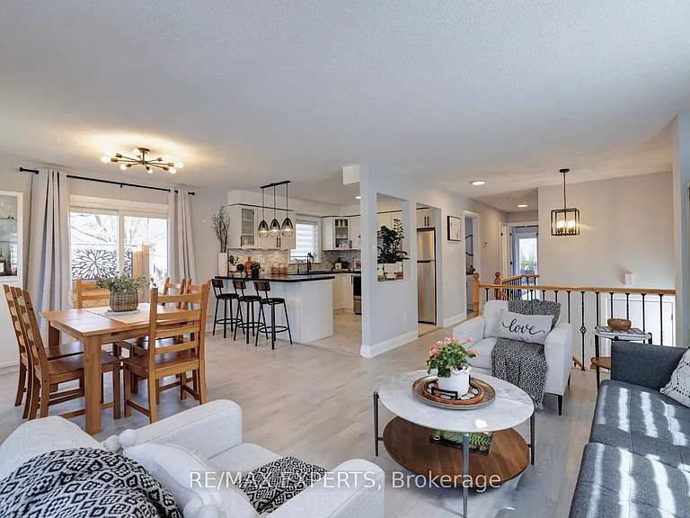 72 Donald Cres — Photo 6