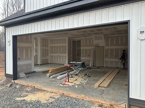 4th image of 1420 McCray Rd