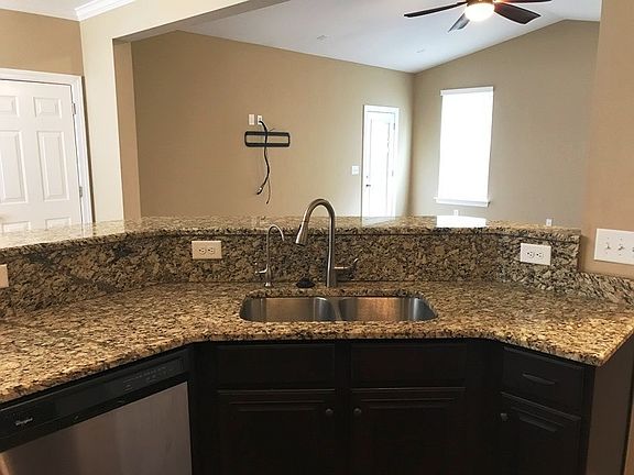 5th image of 320 Caysens Square Ln